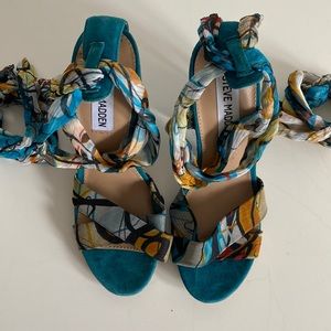 Adjustable fabric sandals heel straps